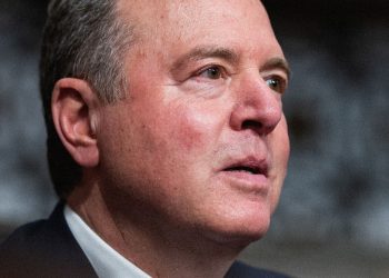 Senators Urge Top Regulator to Stay Out of Prediction Market Lawsuits