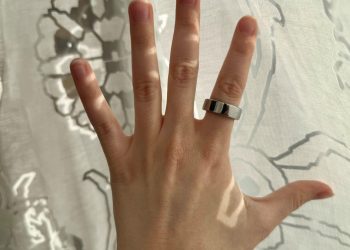 This subscription-free smart ring is an Oura alternative I still recommend in 2026