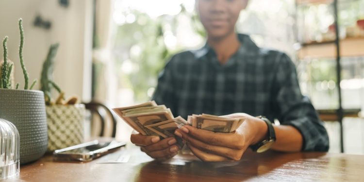 More low- and middle-income Americans are investing: report