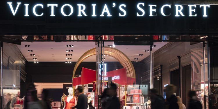 VSCO, UAL, AVGO, TTD, OKTA