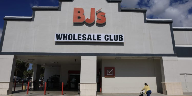 Stocks making the biggest moves premarket: BJ, AVGO, TTD, STUB