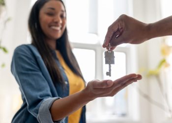 Single women first-time homebuyers’ income beats solo men