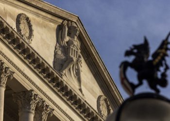 Global bonds slump as Iran war upsets rate-cut bets