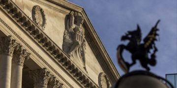 Global bonds slump as Iran war upsets rate-cut bets