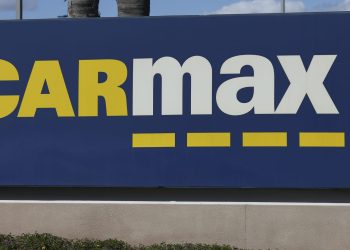 Stocks making the biggest moves midday: KMX, HOOD, CRDO, WFC