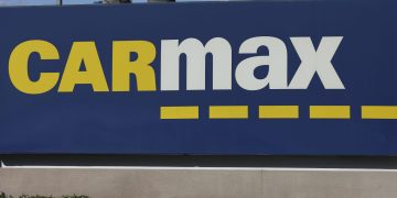 Stocks making the biggest moves midday: KMX, HOOD, CRDO, WFC