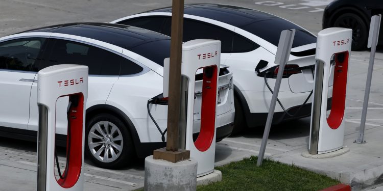 Stocks making the biggest moves midday: TSLA, NEXT, GM, DAL