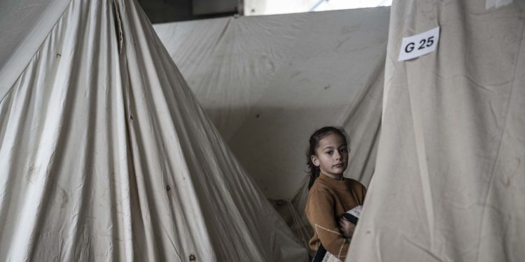 With One Million Displaced, Lebanon Turns to Digital Wallets for Aid