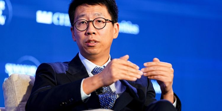 Once close enough for an acquisition, Stripe and Airwallex are now going after each other